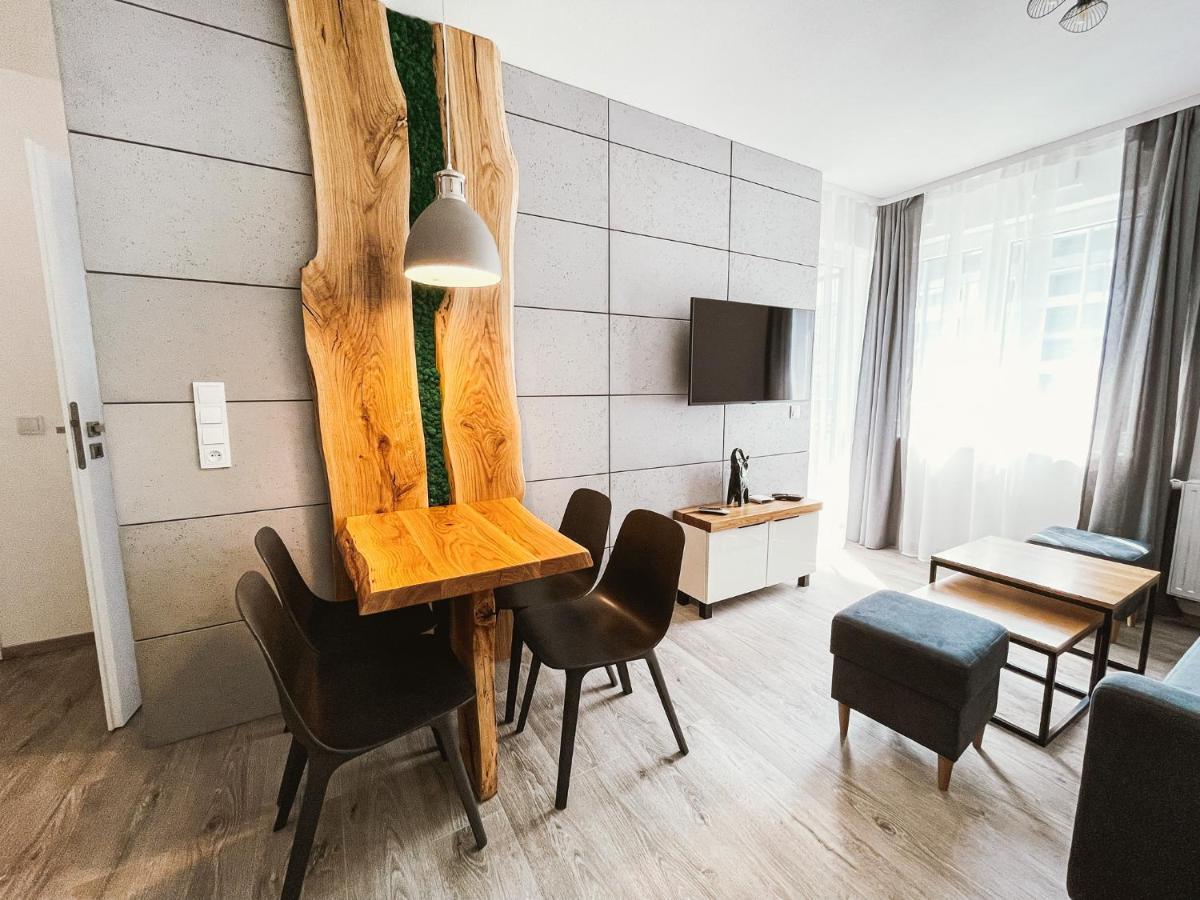 Bella Apartament Lägenhet Krasków Exteriör bild